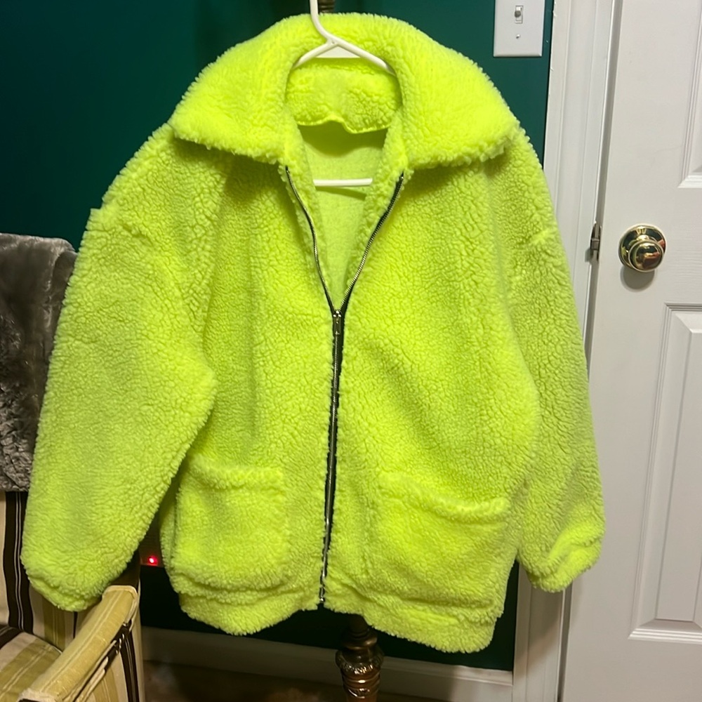 Neon yellow/green Sherpa like jacket